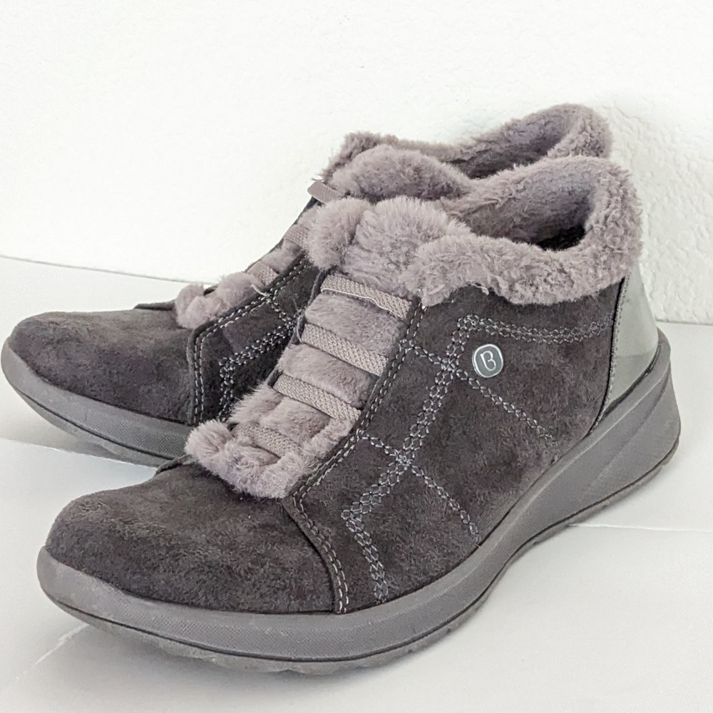 Bzees Women's Gray Faux Fur Lined Ankle Boot Size 6 Suede Bootie Comfort Slip on